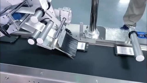 全自動平面貼標(biāo)機(jī) 每秒一個(gè)，速度與效率終極致勝！